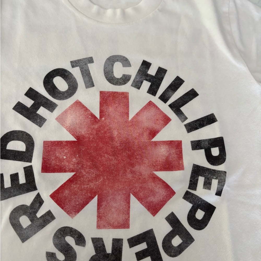 Abercrombie kids , Red Hot Chili Peppers Graphic Tee. - Picture 3 of 5